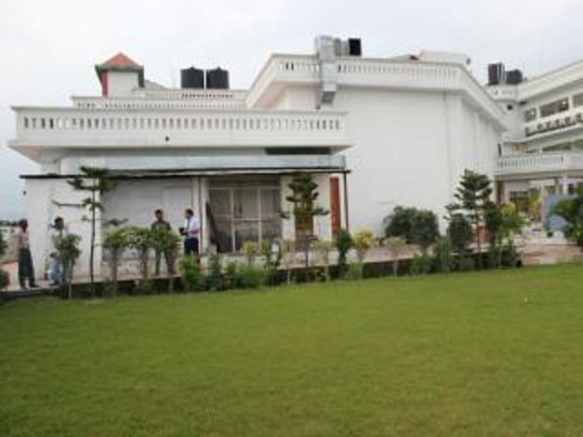 Hotel Padmini Palace Rani Pokhri Экстерьер фото